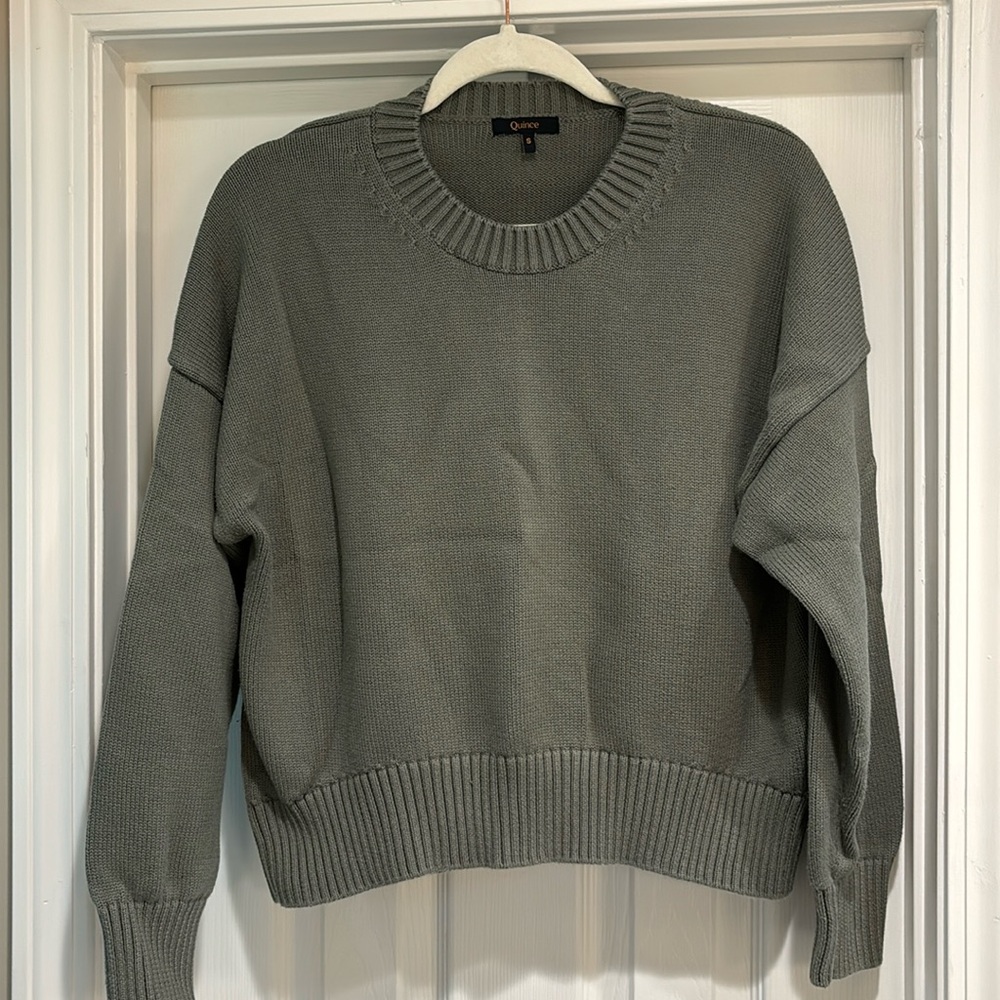 Quince organic cotton boyfriend sweater. Gray/blue size small